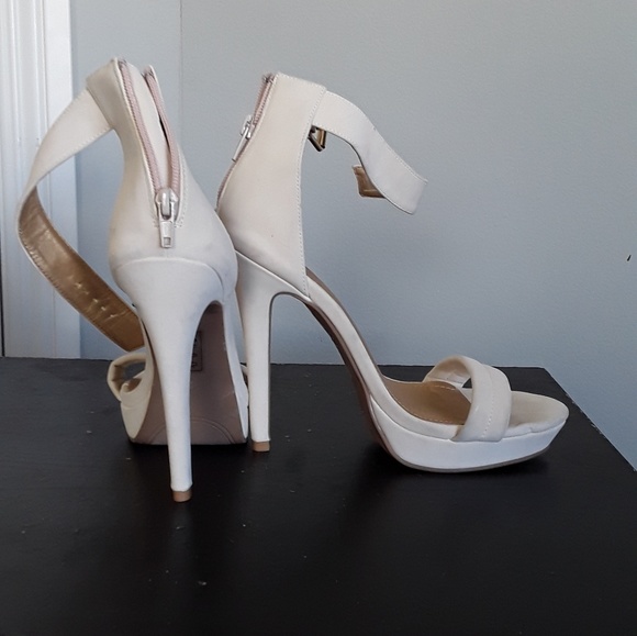 Shoe Republic LA - Picture 3 of 4